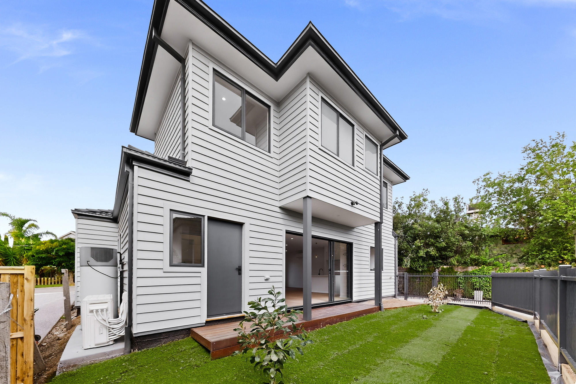 Thornbury, VIC subdivide and build 1 new dwelling photo 2
